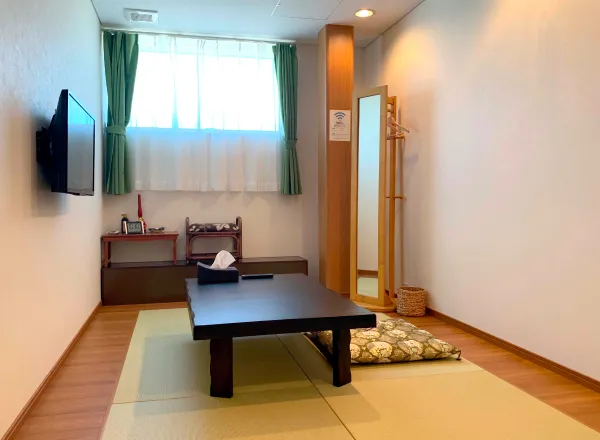 僧侶様の控室の内観